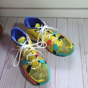Nike Kyrie 7 - 1 World 1 People Yellow sneakers